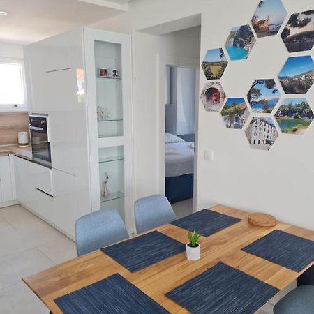 Holiday Apartment Marijana Каштела Экстерьер фото