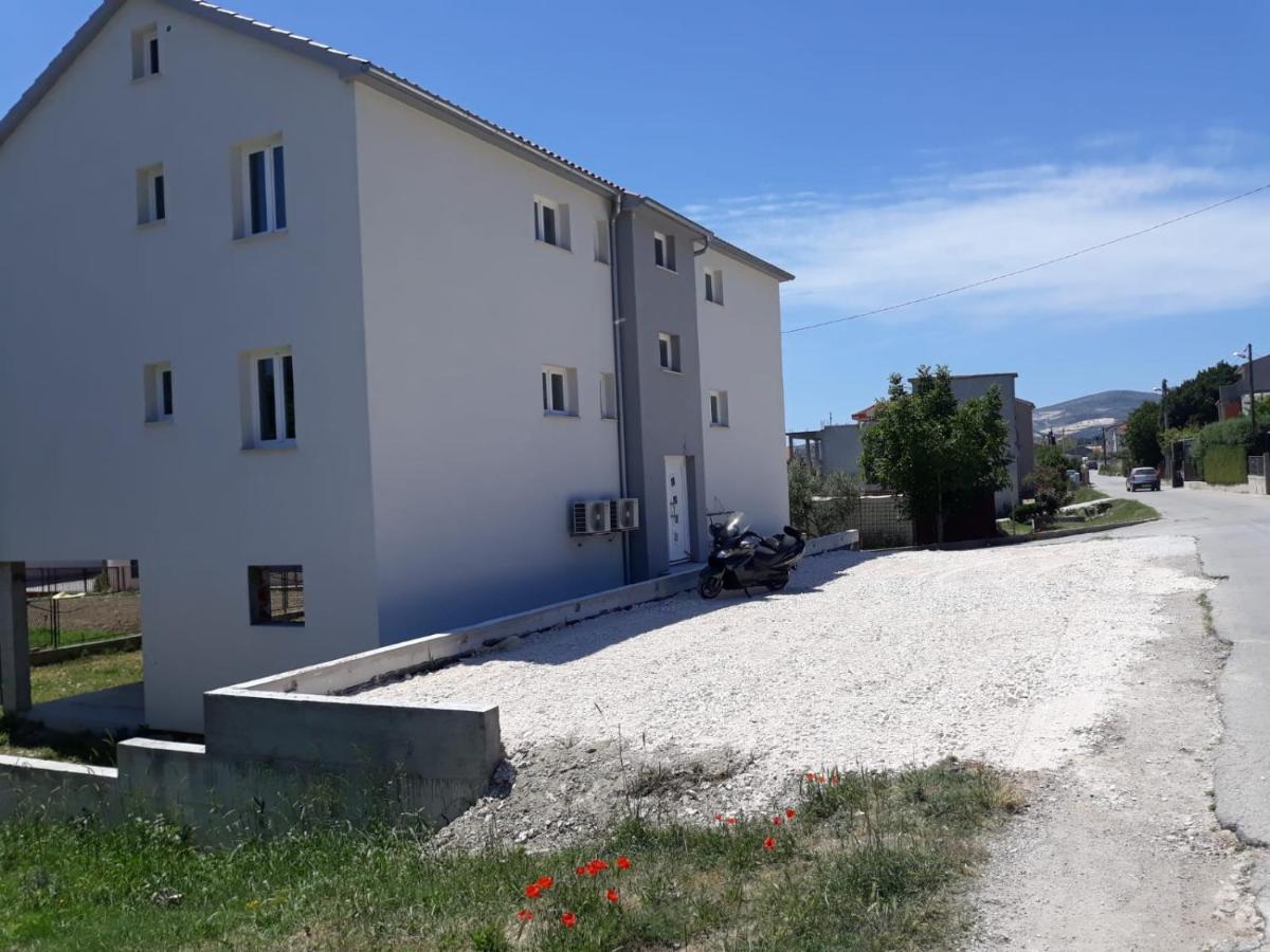 Holiday Apartment Marijana Каштела Экстерьер фото