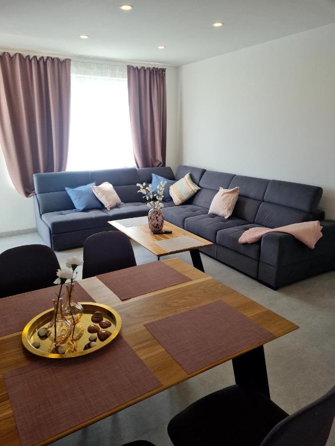Holiday Apartment Marijana Каштела Экстерьер фото