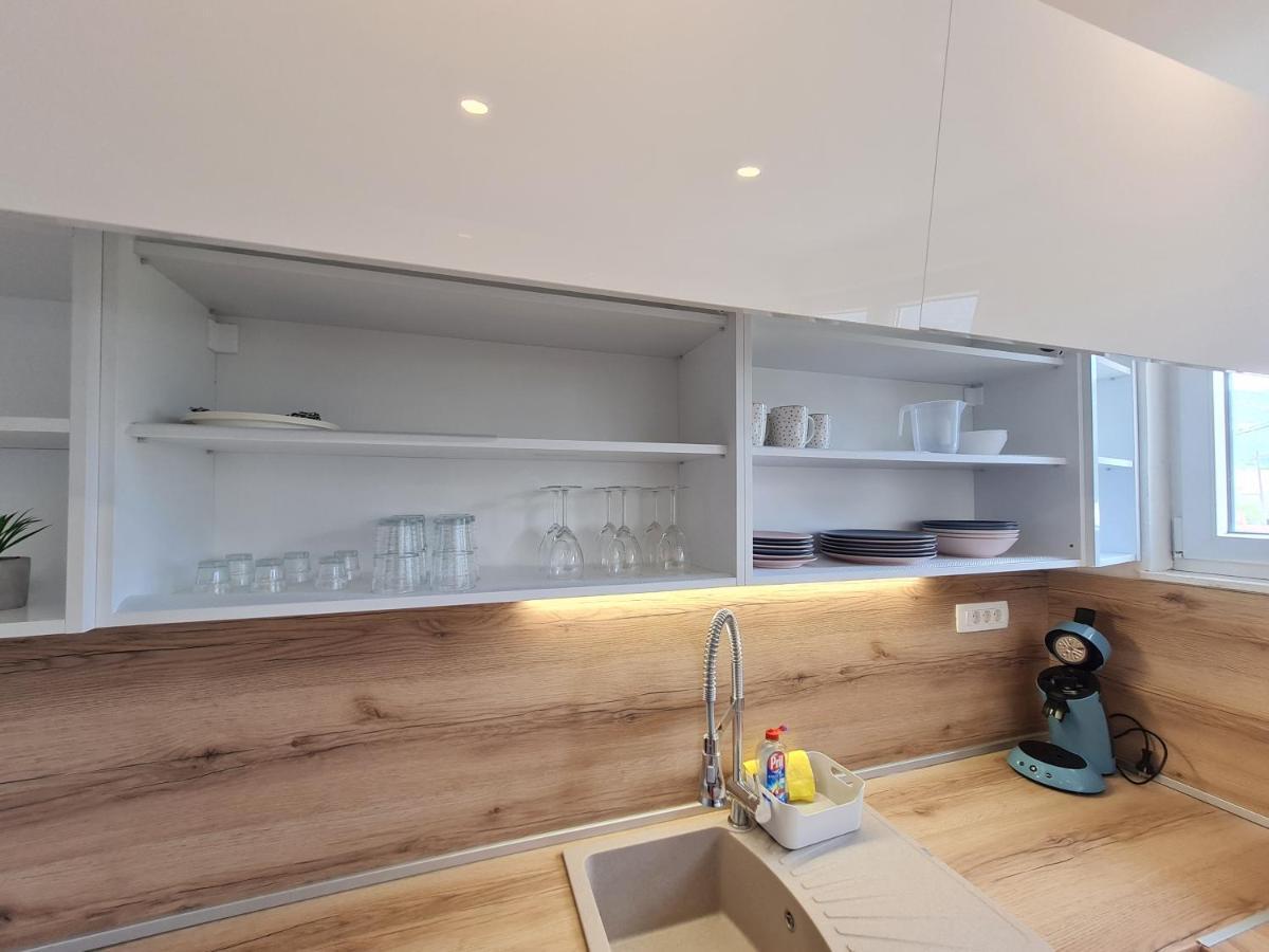 Holiday Apartment Marijana Каштела Экстерьер фото