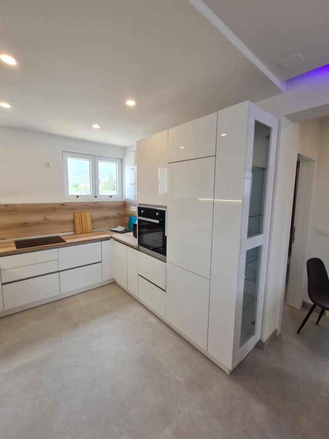 Holiday Apartment Marijana Каштела Экстерьер фото
