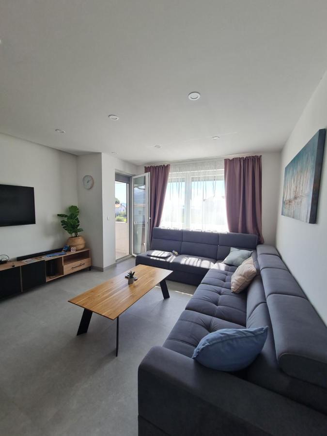 Holiday Apartment Marijana Каштела Экстерьер фото